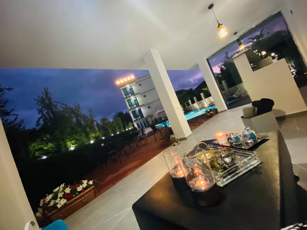 New House Kobuleti 호텔 외부 사진
