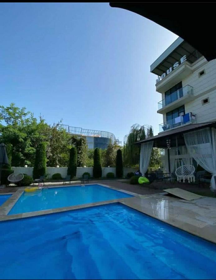 New House Kobuleti 호텔 외부 사진